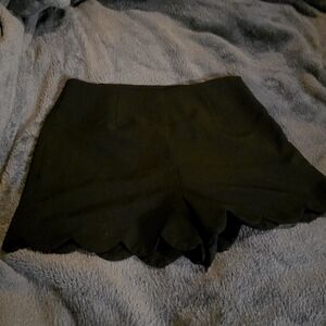 Monteau Scalloped Black Shorts
